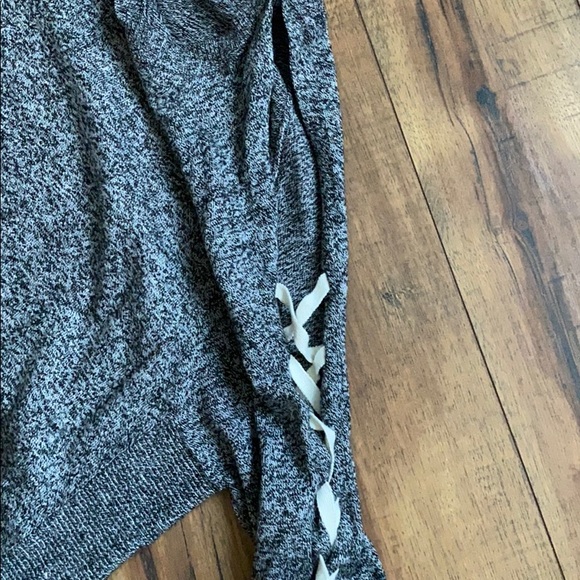 Cold-shoulder sweater - Picture 2 of 2